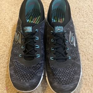 Skechers womens size 9 tennis shoe